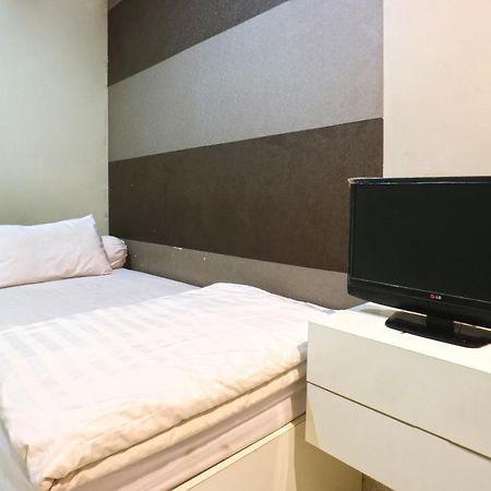 Oranje Gasthuis Hotell Surabaya Exteriör bild