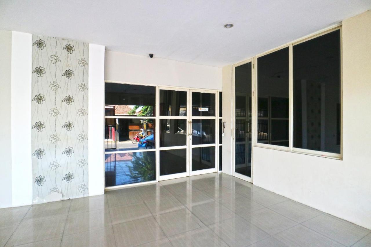 Oranje Gasthuis Hotell Surabaya Exteriör bild