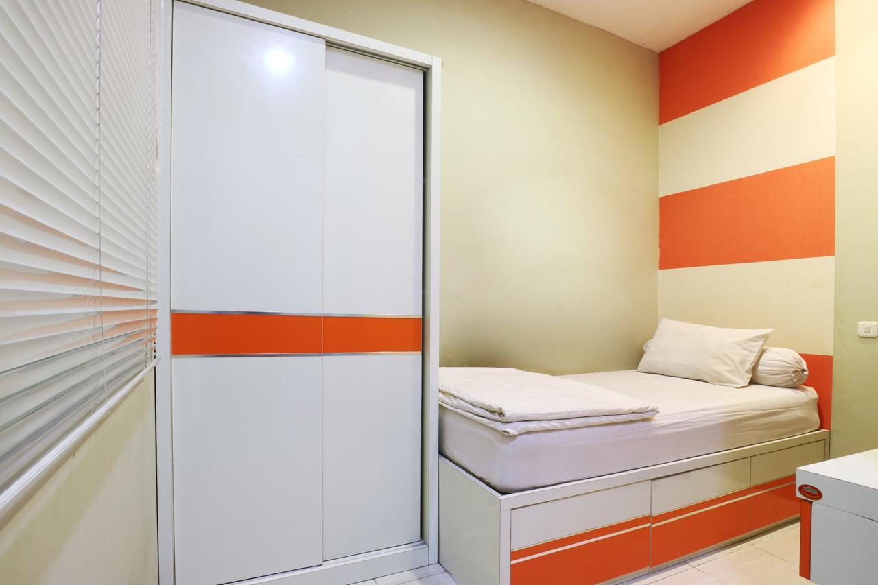 Oranje Gasthuis Hotell Surabaya Exteriör bild